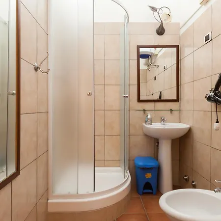 福瑞奥卡米洛住宿加早餐旅馆 招待所 3*